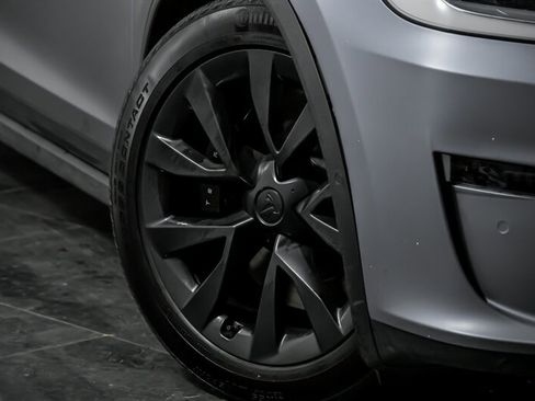 Used 2023 Tesla Model X image 3
