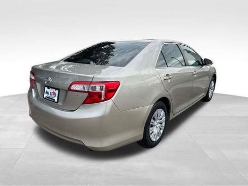 Used 2013 Toyota Camry LE image 8