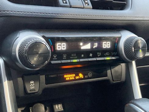 Used 2019 Toyota RAV4 XLE Premium FWD image 24