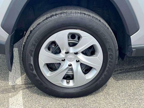 Used 2023 Toyota RAV4 LE image 12