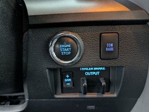 Used 2020 Toyota Tundra SR5 image 24