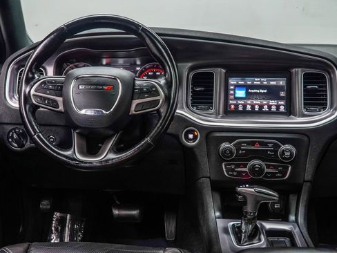 Used 2020 Dodge Charger SXT w/ Leather Interior Group RWD image 19