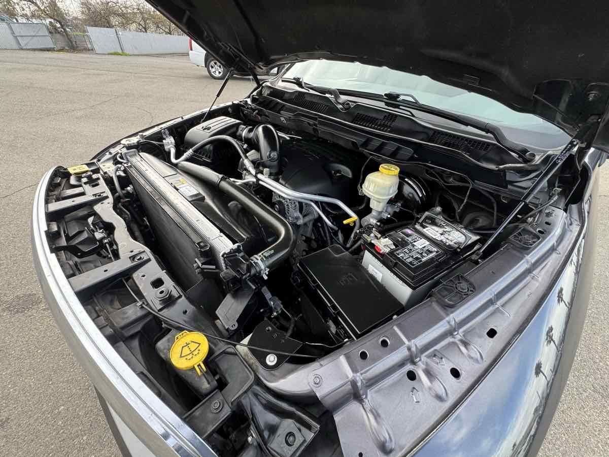 Used 2017 RAM 1500 Classic SLT AWD/4WD image 41
