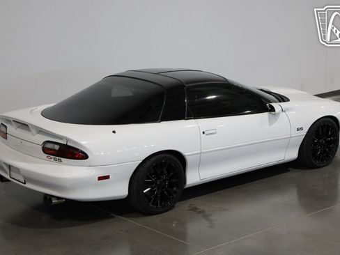 Used 1998 Chevrolet Camaro Z28 w/ SS Performance/Appearance Pkg image 12