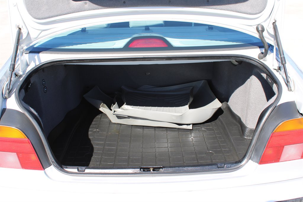 Used 2000 BMW 540i Sedan RWD image 29