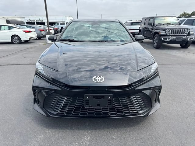 Used 2025 Toyota Camry SE FWD image 8