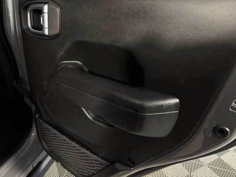 Used 2023 Jeep Wrangler Unlimited Rubicon 4xe w/ Steel Bumper Group AWD/4WD image 32