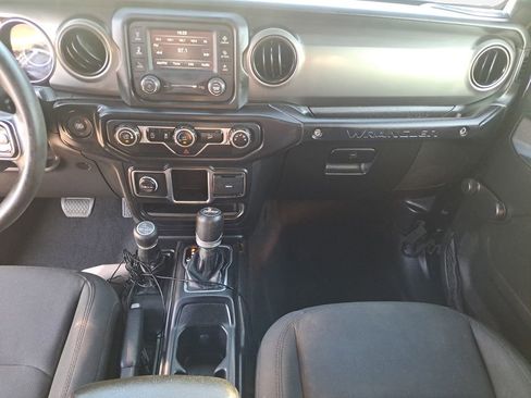 Used 2019 Jeep Wrangler Sport image 3