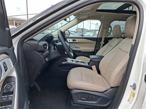 Used 2023 Ford Explorer Limited w/ Limited Technology Package image 13