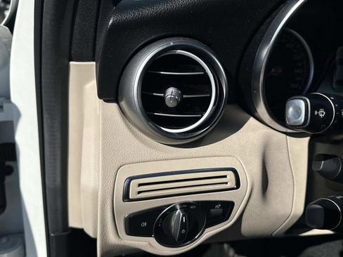 Used 2018 Mercedes-Benz C 300 4MATIC Sedan image 29