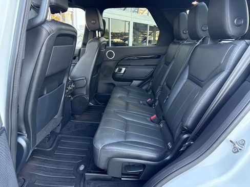 Used 2020 Land Rover Discovery SE AWD/4WD image 24