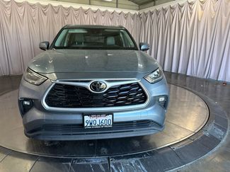 Used 2020 Toyota Highlander XLE FWD video 2