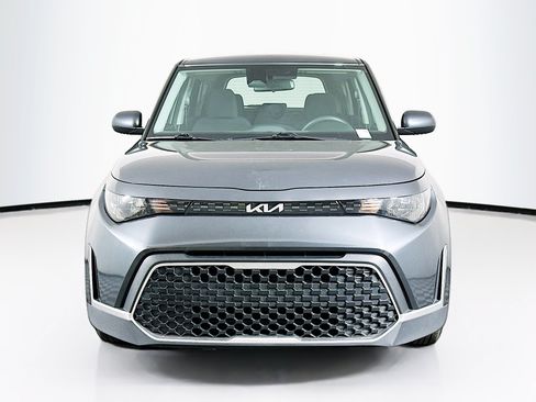Used 2023 Kia Soul LX w/ Option Group 015 FWD image 2