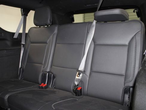 Used 2025 GMC Yukon XL Denali AWD/4WD image 21