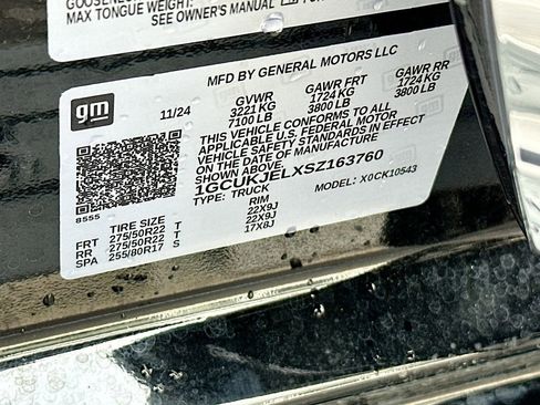 Used 2025 Chevrolet Silverado 1500 High Country AWD/4WD image 26