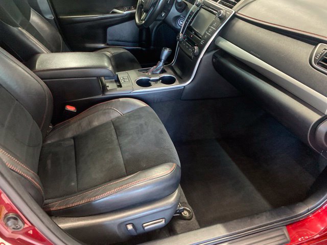 Used 2016 Toyota Camry XSE FWD image 12
