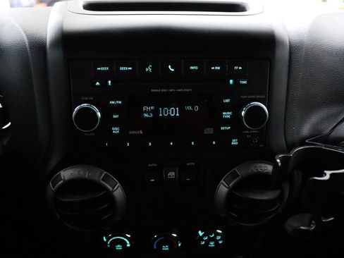 Used 2017 Jeep Wrangler Sport AWD/4WD image 18