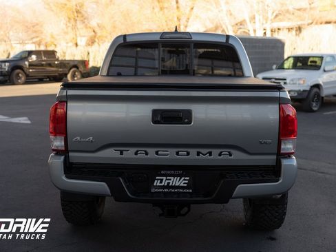 Used 2016 Toyota Tacoma SR5 w/ Towing Package image 10