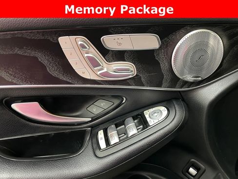 Used 2018 Mercedes-Benz GLC 300 4MATIC image 10