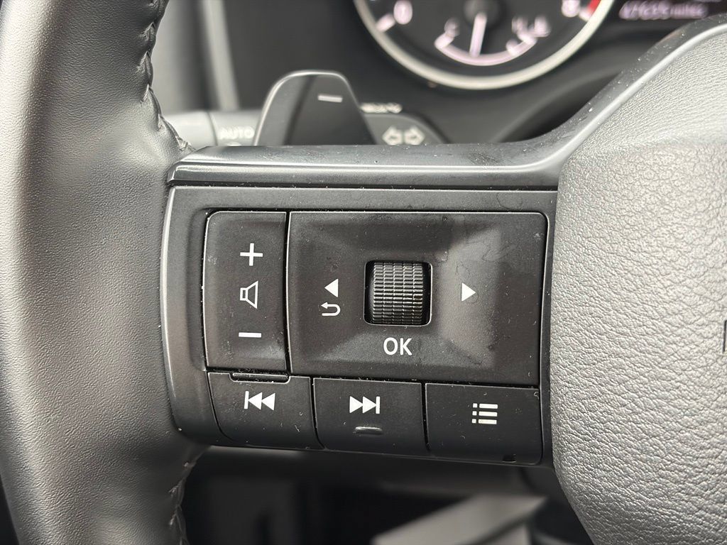 Used 2025 Nissan Rogue SV AWD/4WD image 23
