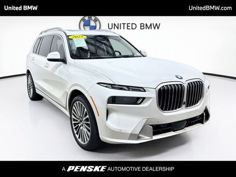 Used 2025 BMW X7 xDrive40i w/ Premium Package AWD/4WD image 3