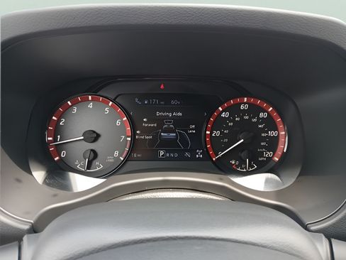 Used 2025 Nissan Frontier PRO-4X AWD/4WD image 26