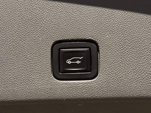 Certified 2023 Cadillac XT6 Premium Luxury image 32