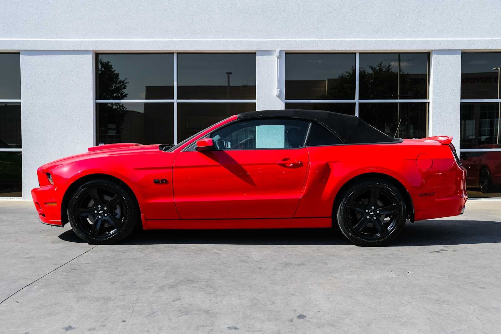 Used 2014 Ford Mustang GT Premium w/ Electronics Package RWD image 18