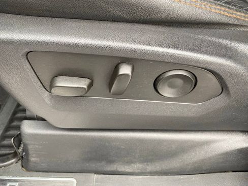 Used 2023 GMC Sierra 1500 AT4 w/ AT4 Premium Package image 10