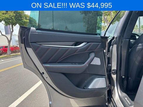Used 2019 Maserati Levante Trofeo AWD/4WD image 13