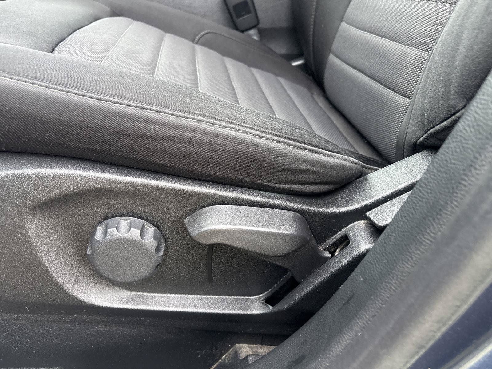 Used 2019 Ford Edge SE FWD image 14