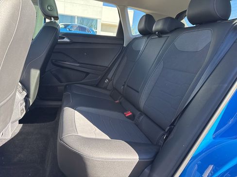 Certified 2025 Volkswagen Taos SE image 25