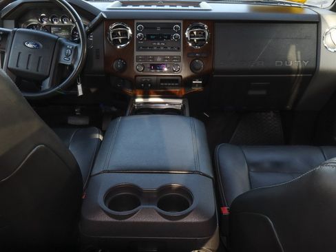 Used 2011 Ford F250 Lariat w/ Lariat Interior Pkg AWD/4WD image 10