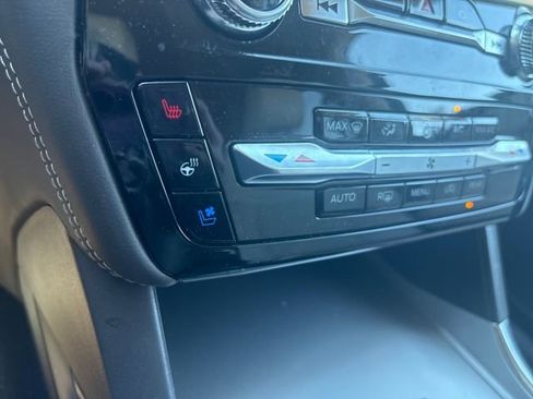 Used 2022 Ford Explorer Platinum w/ Equipment Group 601A AWD/4WD image 28