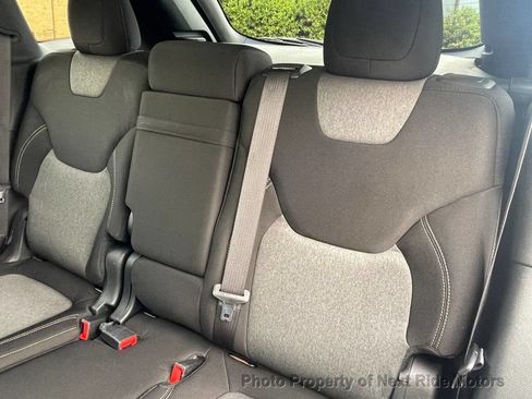 Used 2014 Jeep Cherokee Latitude FWD image 13