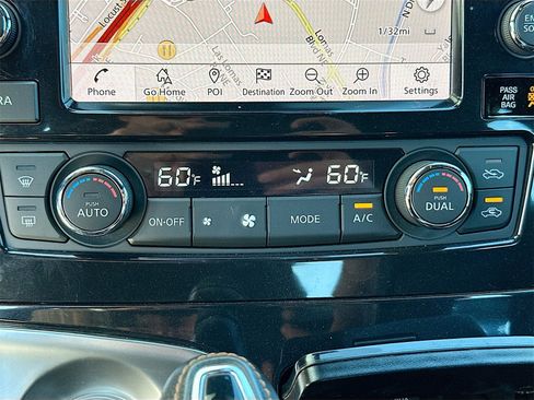 Used 2023 Nissan Maxima SR w/ Sport Mat Group image 16