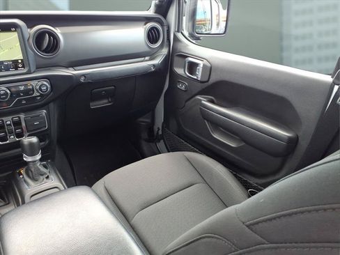 Certified 2023 Jeep Gladiator Sport AWD/4WD image 20