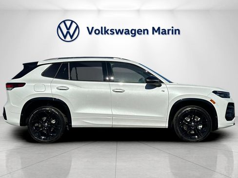 New 2026 Volkswagen Tiguan SE R-Line image 6