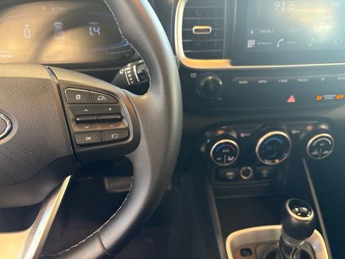 Used 2023 Hyundai Venue SEL FWD image 20
