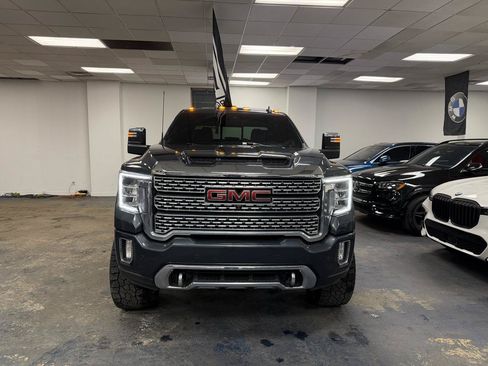 Used 2022 GMC Sierra 3500 Denali w/ Denali Ultimate Package AWD/4WD image 3
