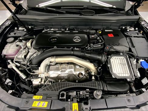 Certified 2024 Mercedes-Benz GLB 250 image 10