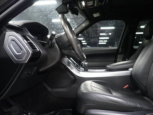 Used 2019 Land Rover Range Rover Sport HSE AWD/4WD image 10