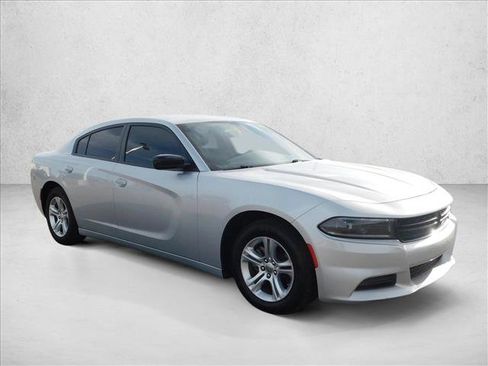 Used 2023 Dodge Charger SXT image 3