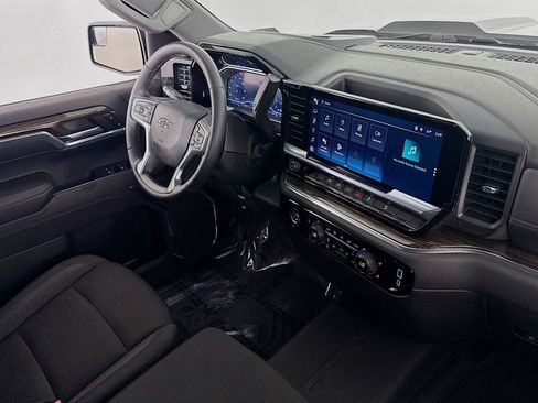 Used 2024 Chevrolet Silverado 1500 LT Trail Boss w/ Protection Package image 15