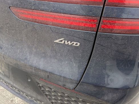 Used 2023 Genesis GV70 2.5T w/ Sport Prestige Package image 10