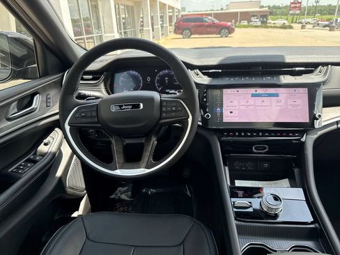 New 2026 Jeep Grand Cherokee L Limited AWD/4WD image 13