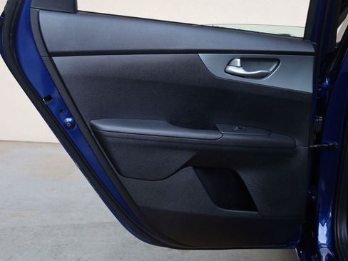 Used 2020 Kia Forte LXS FWD image 19