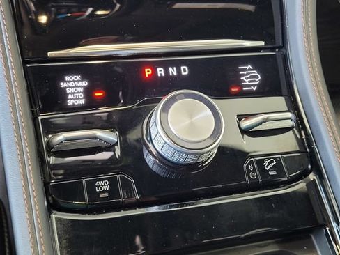 Used 2024 Jeep Grand Cherokee L Summit AWD/4WD image 19