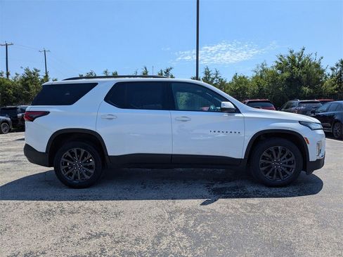 Used 2022 Chevrolet Traverse RS image 6