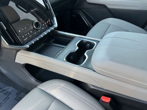 Used 2024 GMC Acadia Elevation image 25